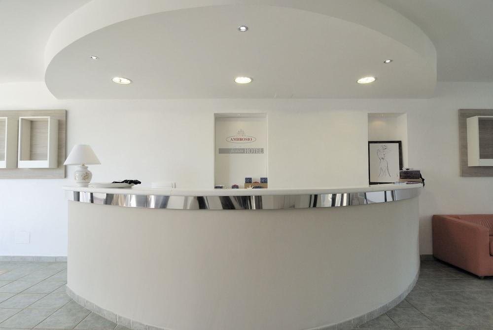 Hotel Ambrosio La Corte Olbia Eksteriør bilde